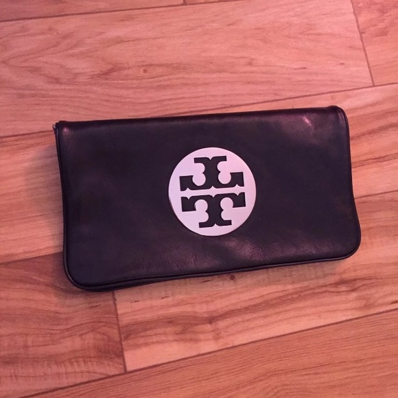 Tory Burch Handbags - Tory Burch Clutch